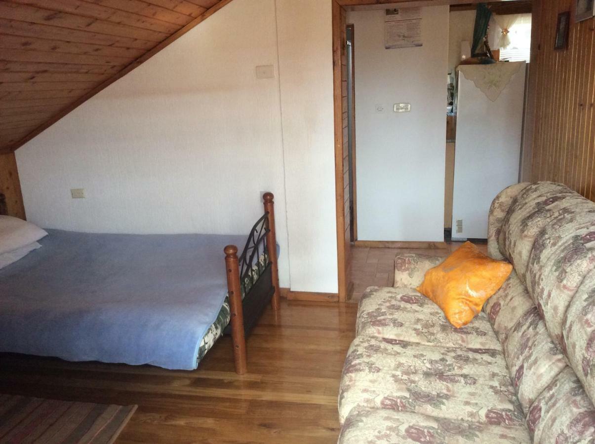 Apartman Nadia Karlobag Buitenkant foto