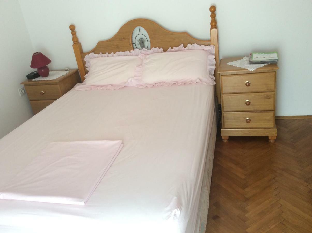 Apartman Nadia Karlobag Buitenkant foto