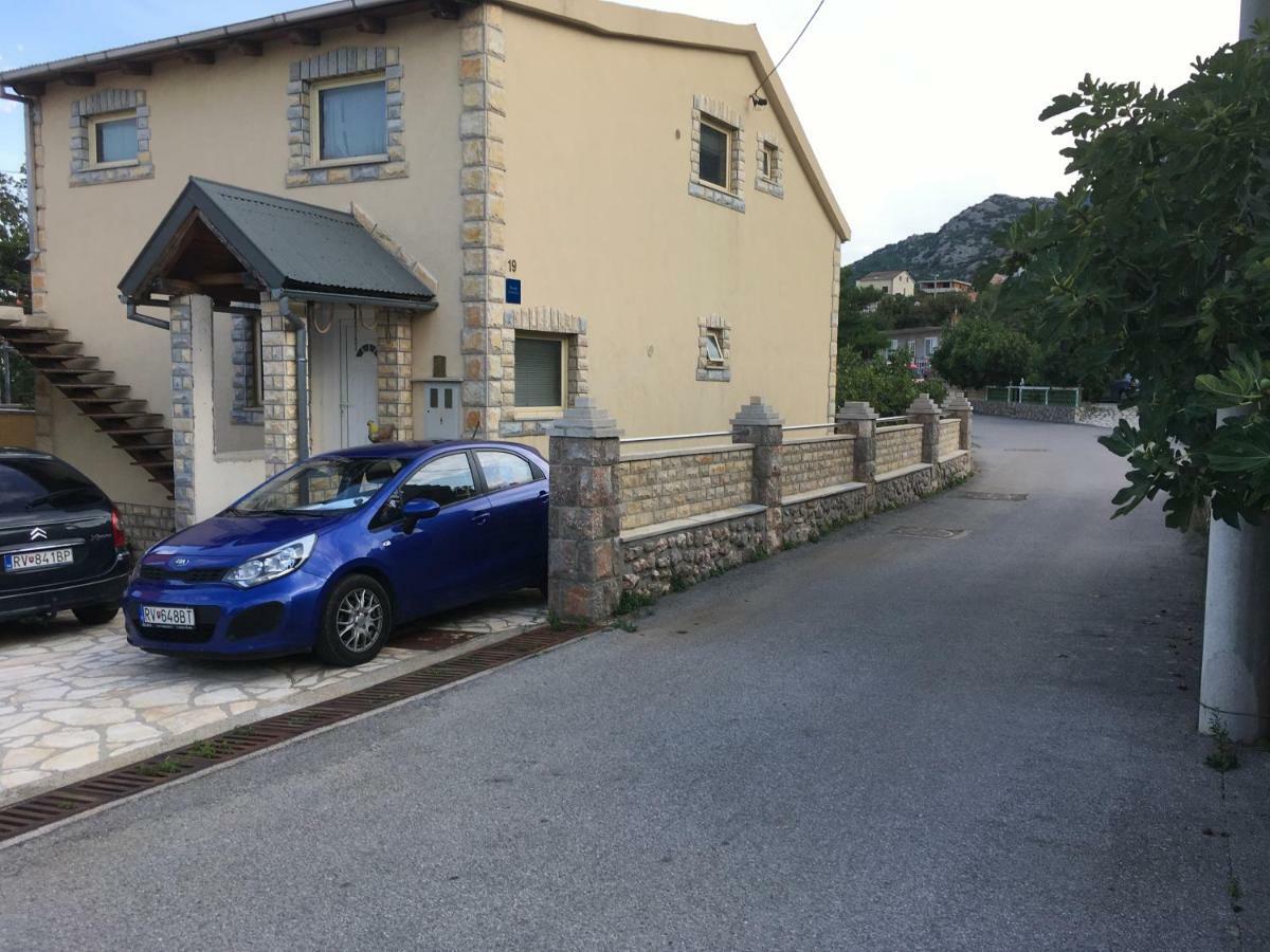 Apartman Nadia Karlobag Buitenkant foto