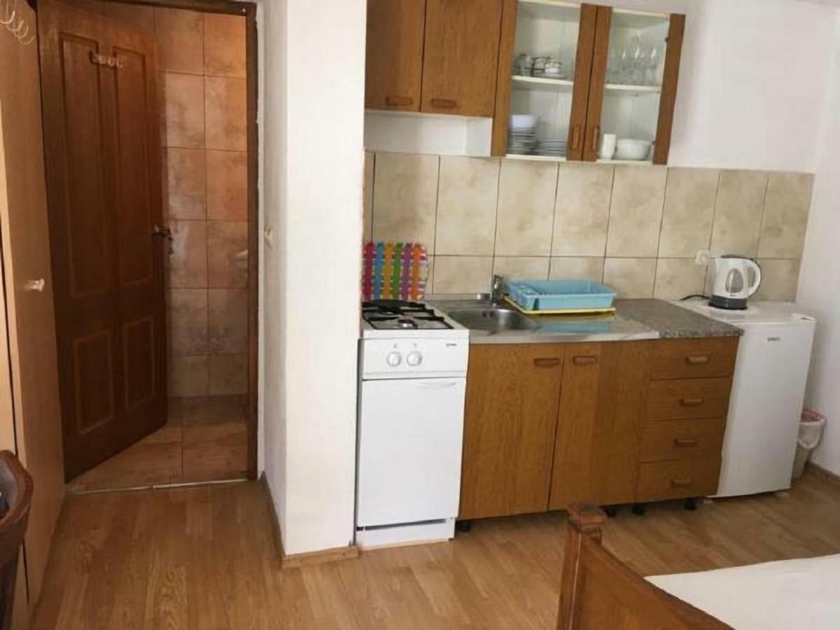 Apartman Nadia Karlobag Buitenkant foto